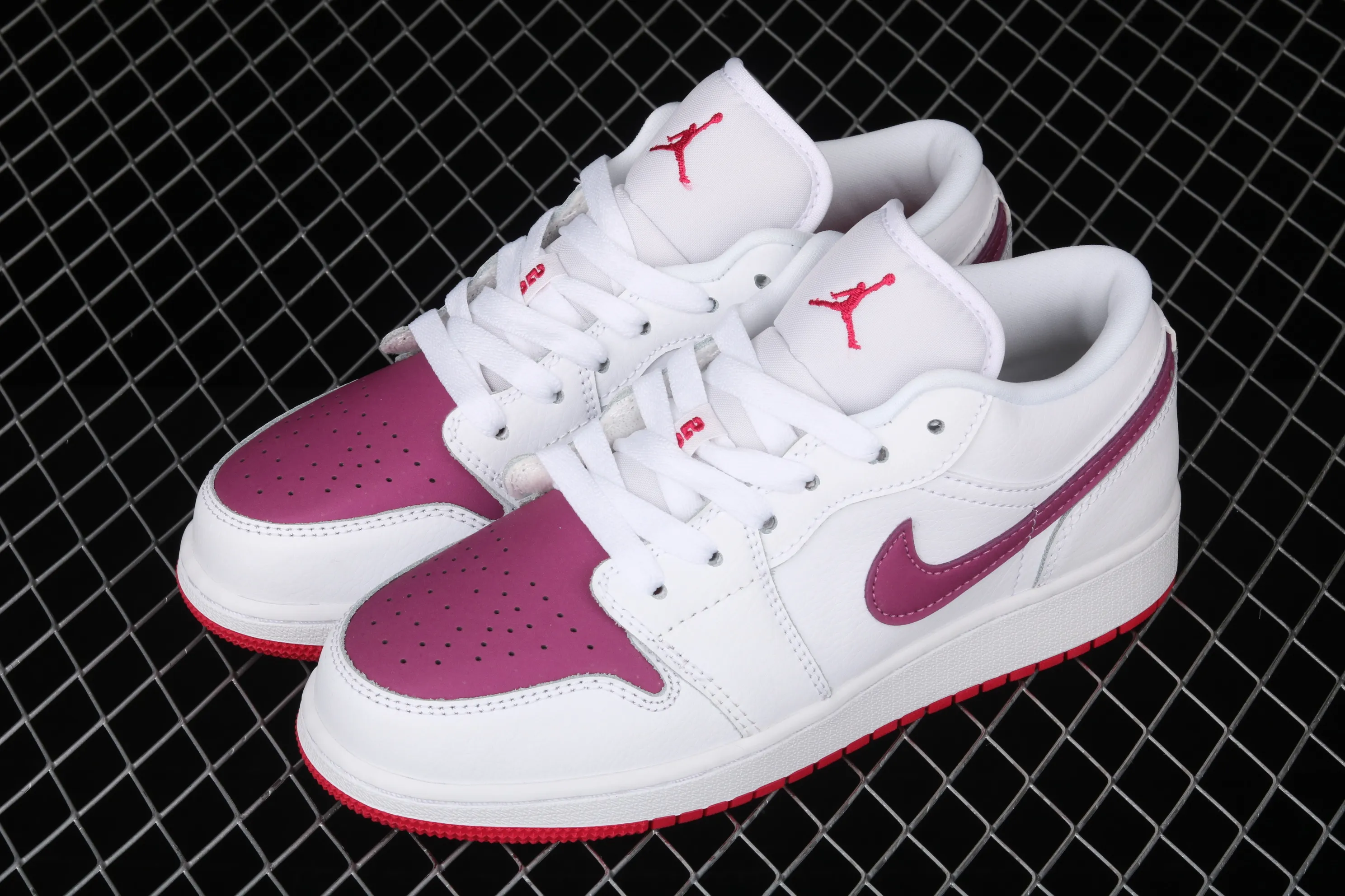 All categories Air Jordan Jordan series basketball shoes Air Jordan 1 Low G version pure original Air Jordan1 Low AJ1 Joe 1 Valentine's Day low-top basketball shoes 554723-161